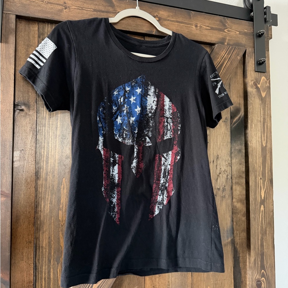 Grunt Style Black T-Shirt with Patriotic Skull Design